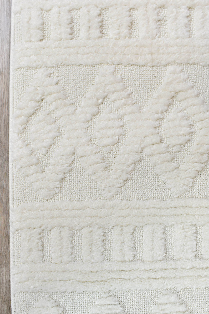 Mia A1211A Cream Runner