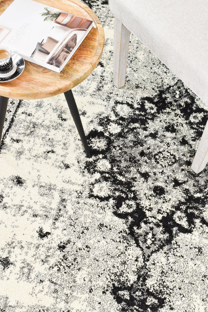 Avery Black Rug 1031 F35 W