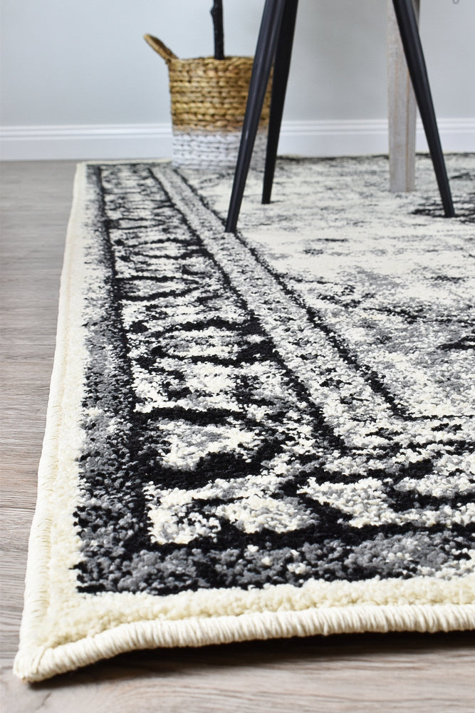 Avery Black Rug 1031 F35 W