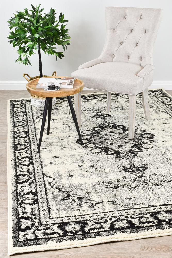 Avery Black Rug 1031 F35 W