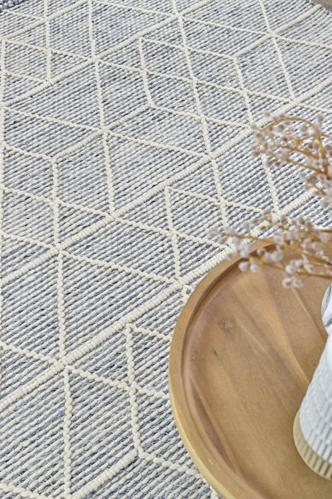 Labin Fringe Blue White Wool Rug