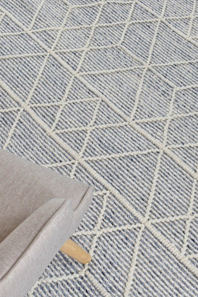 Labin Fringe Blue White Wool Rug
