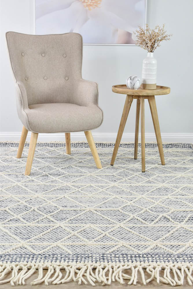 Labin Fringe Blue White Wool Rug