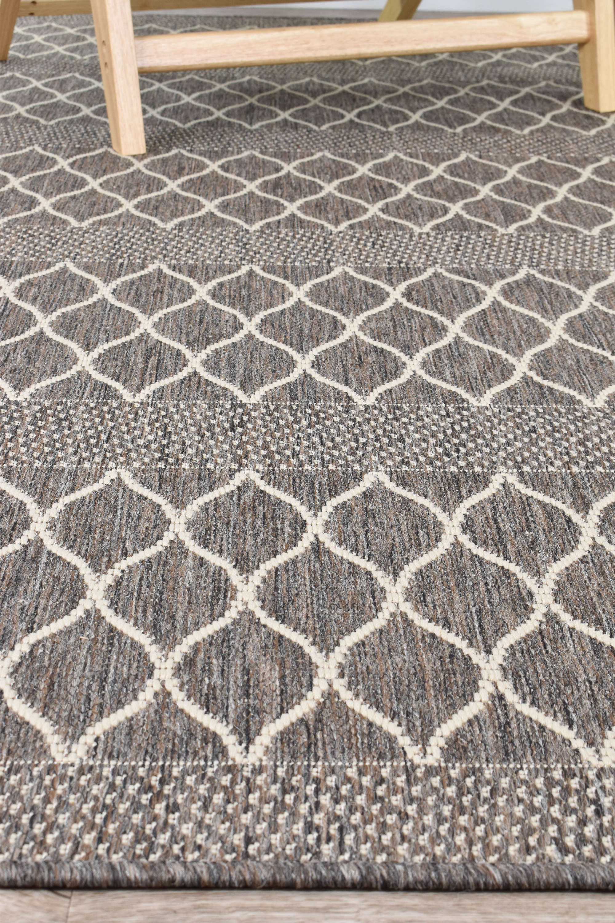 Long Island Brown Rug 6826-W71E