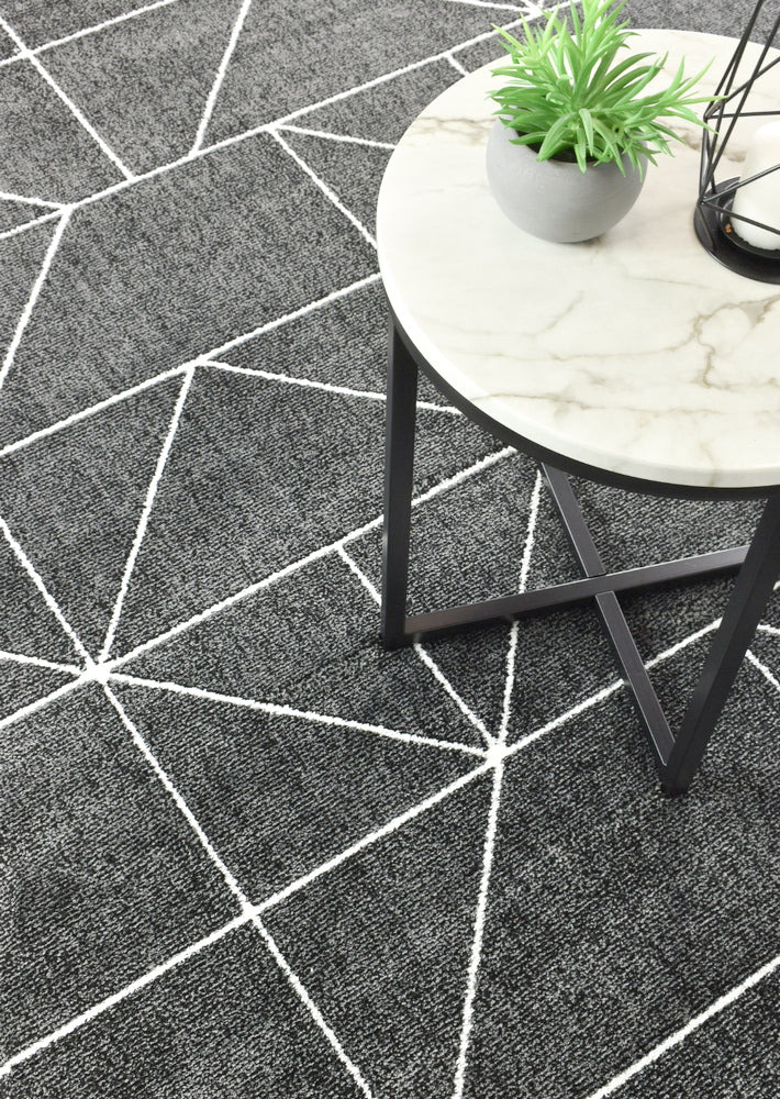 Maya Black Rug 63252-930