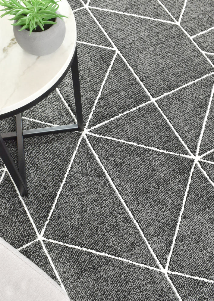 Maya Black Rug 63252-930