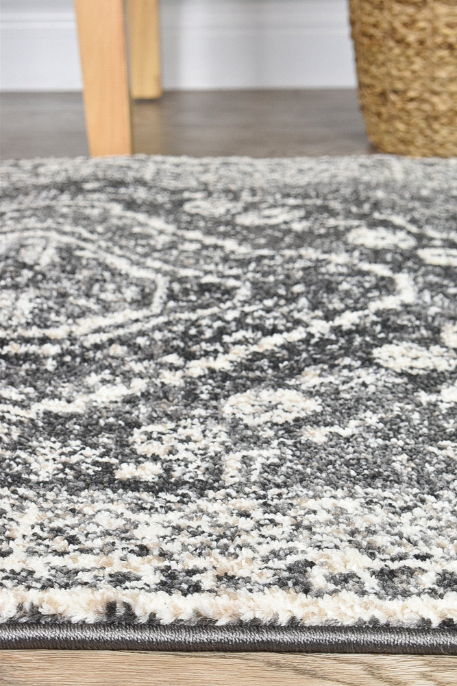 Nova Dark Grey Runner 354