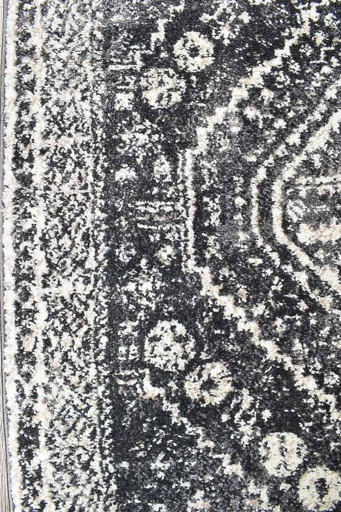 Nova Dark Grey Runner 354