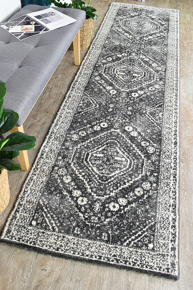 Nova Dark Grey Runner 354