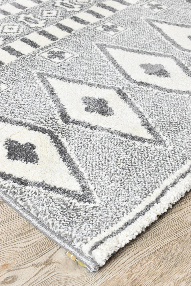 Nova Light Grey Cream Rug 343