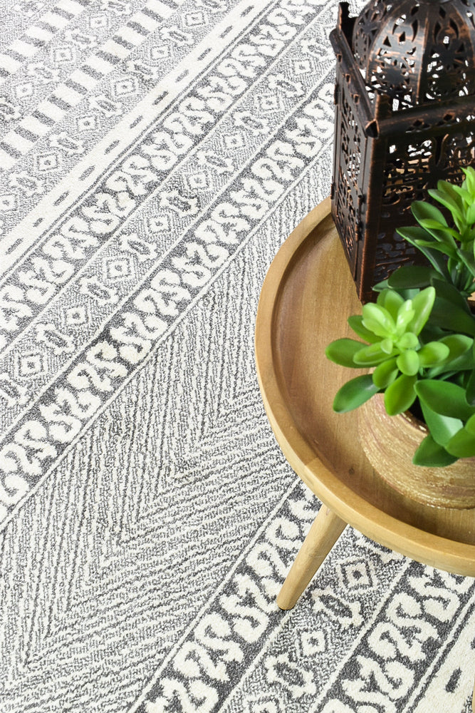 Nova Light Grey Cream Rug 343