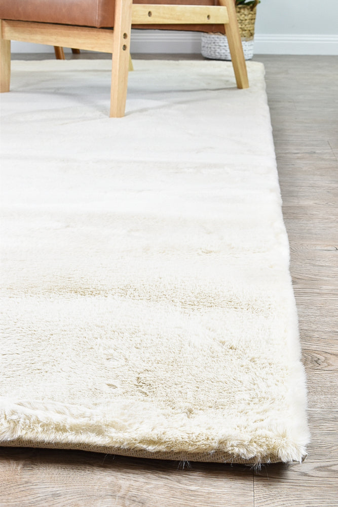 Plush Shaggy Beige Rug
