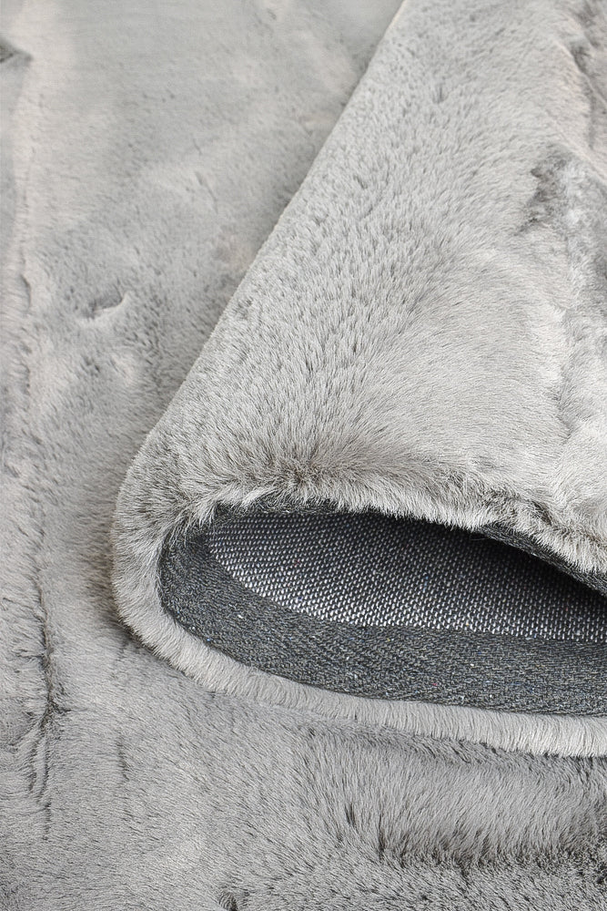 Plush Shaggy Grey Rug