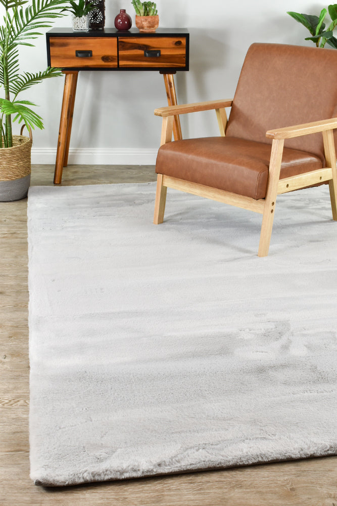 Plush Shaggy Light Grey Rug