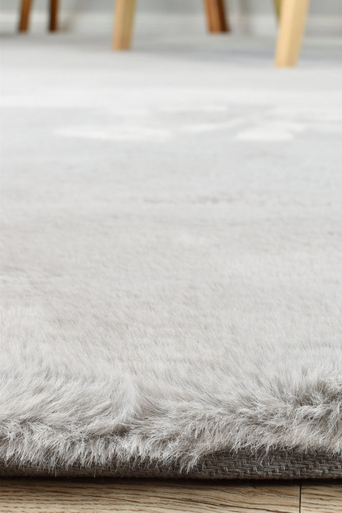 Plush Shaggy Light Grey Rug