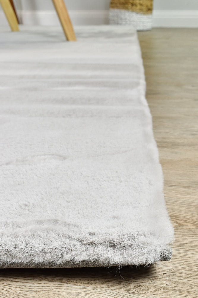 Plush Shaggy Light Grey Rug