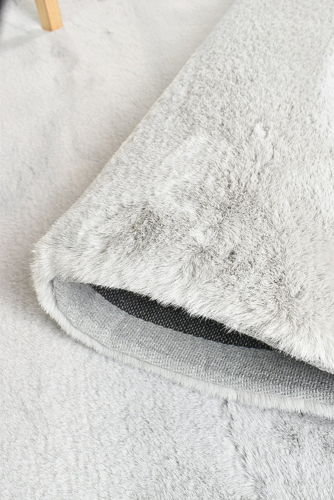 Plush Shaggy Light Grey Rug