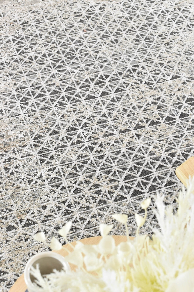 Vanessa 227A Beige Trellis