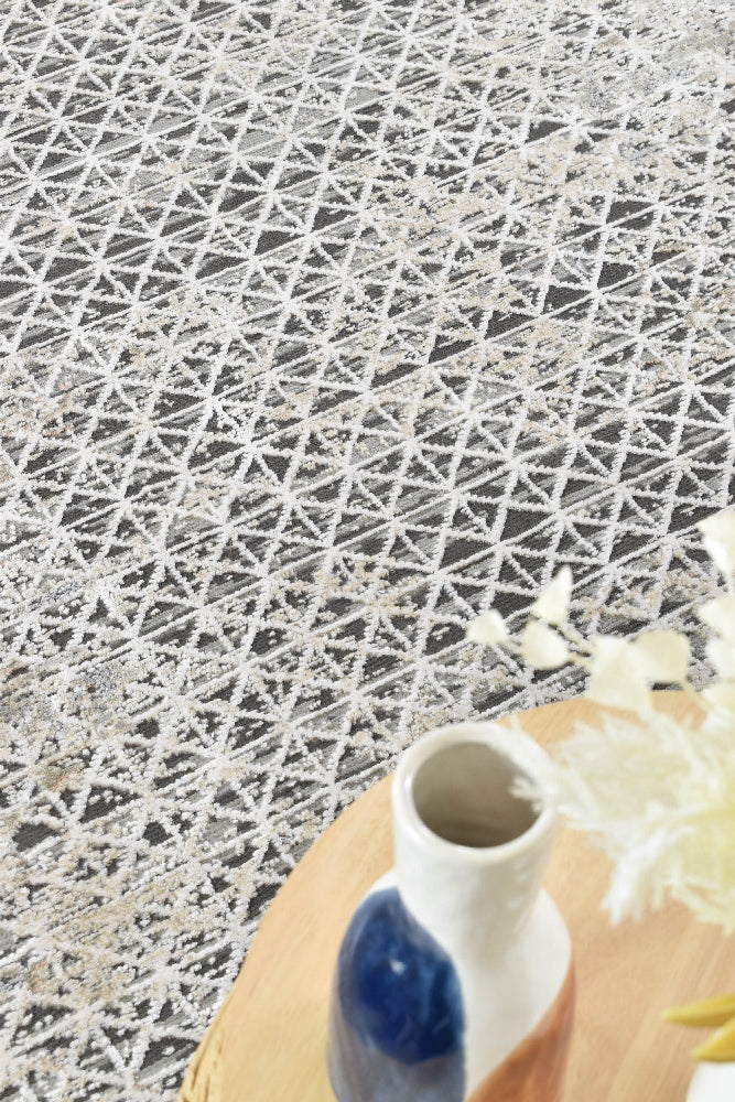 Vanessa 227A Beige Trellis